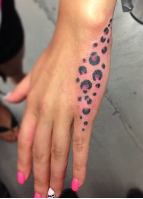 Hand Print Tattoos, Leopard Print Tattoo, Animal Print Tattoo, Cheetah Print Tattoos, Leopard Print Tattoos, Nails Cheetah, Cheetah Tattoo, Tattoo On Hand, Leopard Tattoos