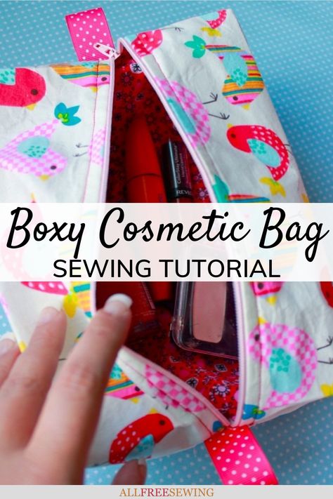 How To Make A Makeup Bag Sewing, Box Makeup Bag, Makeup Bag Diy Pattern, Makeup Bag Patterns, Diy Cosmetics Bag, Sew Makeup Bag Pattern, Diy Makeup Case, Sewing Cosmetic Bags, How To Make A Makeup Bag