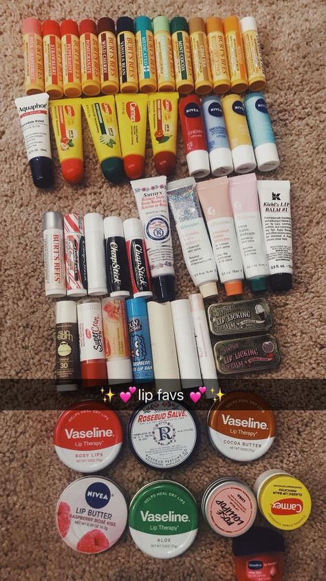 Burts Bees Chapstick, Acne Concealer, Drugstore Skincare Routine, Rosebud Salve, Lip Balm Collection, Vaseline Lip, Natural Skincare Brands, Concealer Makeup, Makijaż Smokey Eye