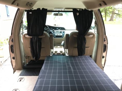 DIY Front Privacy Curtains for My Minivan Camper - Odyssey Camper Campervan Curtains, Van Curtains, Minivan Camper, Minivan Camper Conversion, Best Family Cars, Camper Build, Suv Camper, Stealth Camping, Minivan Camping