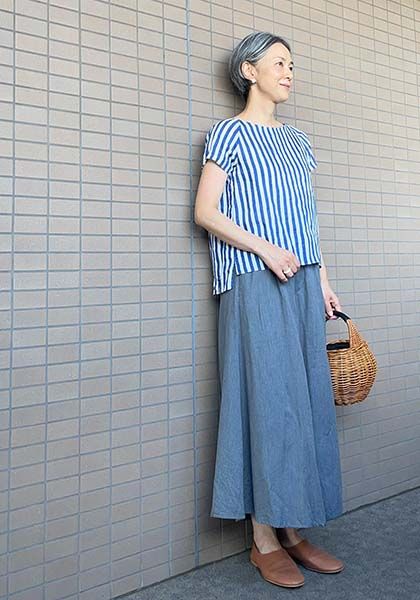 Michiko Kitamura, Muji Outfit, Young Grandma, Japanese Street Wear, Grandma Fashion, Diy Skirt, Simple Blouse, Japanese Fashion, Asian Fashion