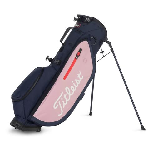 Cute Golf Bags For Women, Cute Golf Accessories, Cute Golf Bags, Golf Bag Aesthetic, Golf Bags For Women, Titleist Golf Bag, Golf Clubs Women, Golf Aesthetics, Golf Girl