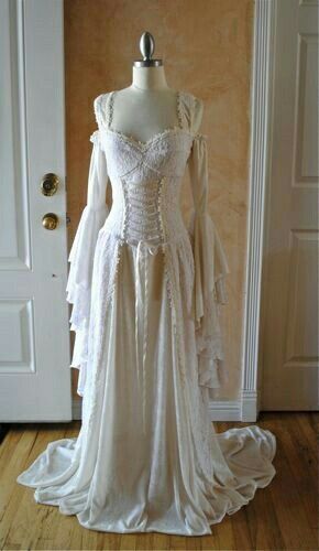 Fantasy Dresses, Medieval Dress, Corpse Bride, Fairytale Dress, Fantasy Dress, Beautiful Gowns, Fancy Dresses, Dream Dress, White Wedding