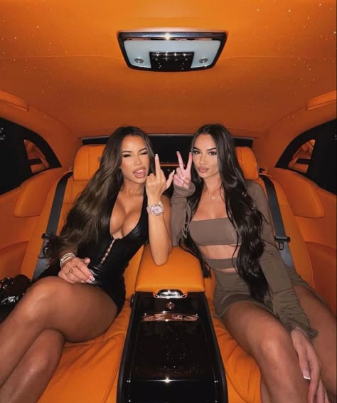 Samantha Rayner, Best Friend Photoshoot, Best Friends Aesthetic, Best Friend Photos, Cute Friend Photos, Bff Goals, Bestie Goals, Best Friend Goals, Friend Photoshoot