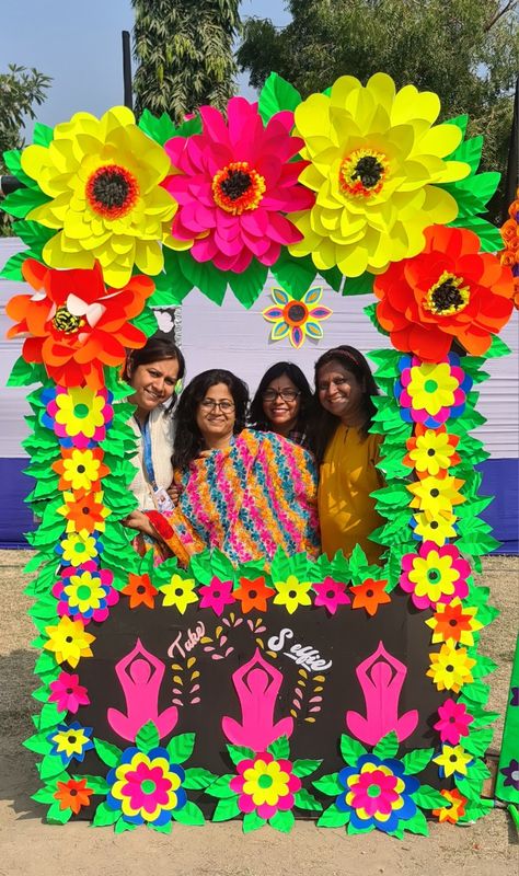 Selfie Stand Decoration Ideas, Selfie Point Ideas For School Farewell, Selfie Booth Ideas For School, Selfie Decoration Ideas, Selfie Point Ideas For School, Selfie Stand Decoration, Teachers Day Decoration Ideas Stage, Selfie Stand Ideas For School, Annual Day Decoration For School