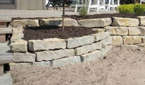 Front Porch Landscape, Boulder Garden, Home Landscaping Ideas, Lake Landscaping, Garden Front Of House, Yard Remodel, Landscaping On A Hill, Porch Landscaping, Outdoor Walkway