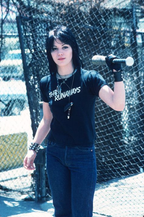 Joan Jett Outfits, Joan Jett 70s, The Runaways, Lita Ford, Women Of Rock, Taylor Momsen, Riot Grrrl, Punk Hair, Joan Jett