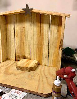 Ms. Nancy's Nook : DIY Stable for Willow Tree Nativity Figures Willow Tree Creche Diy, Wooden Creche Diy, How To Make A Creche Nativity Stable, Willow Nativity Display Ideas, Diy Willow Tree Nativity Stable, Ideas For Nativity Display, Diy Wooden Nativity Stable, Diy Nativity Creche, How To Make A Nativity Stable