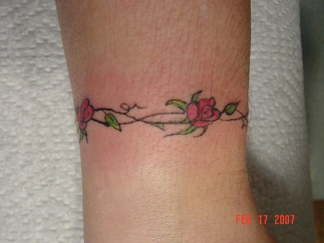 Wrist Tattoos | More wrist tattoos at www.wrist-tattoo.com! | BlaqqCat Tattoos | Flickr Rose Bracelet Tattoo, Rose Vine Tattoo, Rose Vine Tattoos, Vine Ideas, Wrist Tattoos Girls, Wrist Bracelet Tattoo, Tattoo On Wrist, Vine Tattoo, Rose Drawing Tattoo