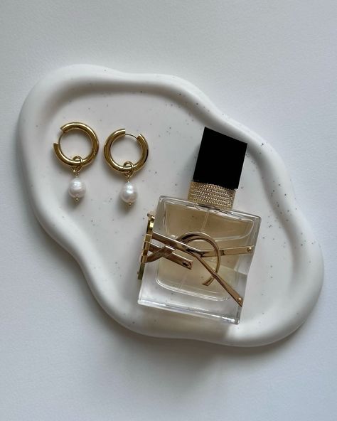 @yslbeauty _____ #ysl #yslbeauty #ysllover #aesthetic #cozy #cozyhome #ａｅｓｔｈｅｔｉｃ #aesthetically #aestheticposts #details #aestheticphotography #minimalmood #softaesthetic #minimalstyle #minimalmood #aestheticstyle #minimalism #neutrals #cream #creamy #neutrals #neutralstones Creative Jewelry Photography, Handwriting Necklace, Aesthetic Cozy, Cream Aesthetic, Fashion Art Photography, Ysl Beauty, Aesthetic Women, Jewelry Lookbook, Jewelry Photography