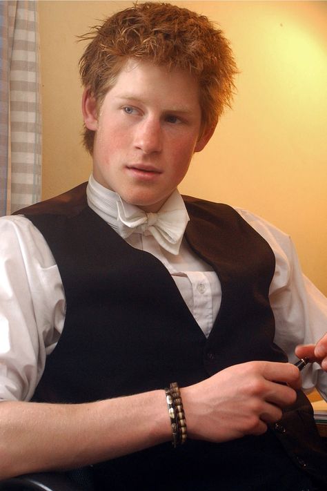 Prince Harry Young, Princ Harry, Prince Harry Et Meghan, British Royal Family News, Harry Porter, Prince Harry Photos, Time Activity, Pictures Of Prince, Photos Of Prince