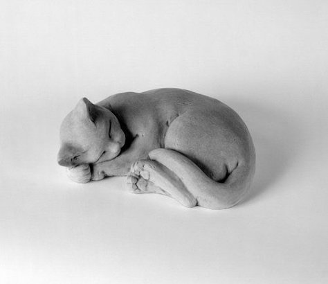 Clay Sculpture Art, Pottery Animals, Sculpture Art Clay, Lazy Cat, Pool Side, Cat Statue, Clay Animals, Pottery Crafts, Ceramics Pottery Art