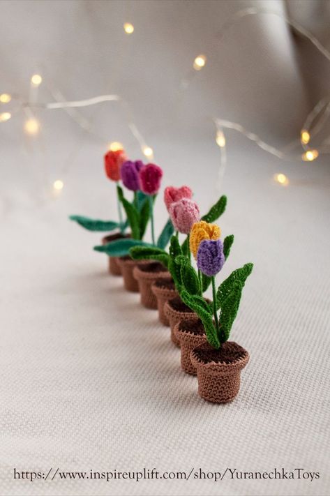 Miniature Crochet Flowers, Crochet Fairy Garden, Crochet Tiny, Fairy Garden Miniatures, Crochet Tulip, Spring Crochet, Flower Tulip, Garden Miniature, Crochet Fairy