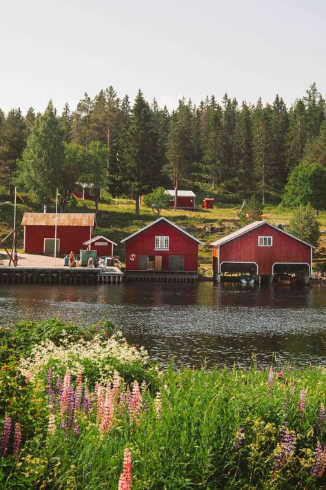 Nordic Fishing Village, Sweden Nature Landscapes, Iceland Village, Swedish Village, Gothenburg Archipelago, Art Dates, Village Witch, Sweden Aesthetic, Best Islands To Visit