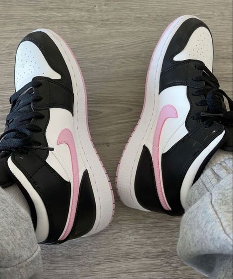 black and pink nike air jordans Pink Nike Air Jordans, Jordans Aesthetic, Pink Nike Air, Pink And Black Nikes, Sneaker Website, Pink Jordans, Pink Nike Shoes, Nike Shoes Girls, Black Nike Shoes