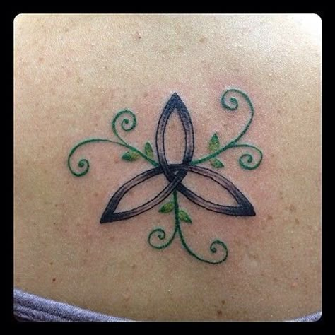 Celtic tattoo design Cornish Celtic Tattoos, Sister Symbol, Celtic Sister Tattoo, Sister Symbols, Tattoos Celtic, Tattoo Sister, Trinity Symbol, Celtic Tattoo Designs, Celtic Knot Tattoo