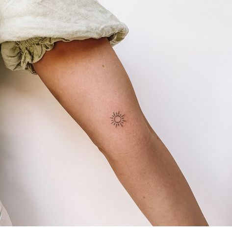 Small Fine Line Sun Tattoo, Smiley Sun Tattoo, Sun Tattoo On Ankle, Sun Fineline Tattoo, Tatoos Sun, Fineline Sun Tattoo, Dainty Sun Tattoo, Fine Line Sun Tattoo, Tiny Sun Tattoo