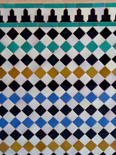 Alhambra Tiles Kente Cloth Patterns, Alhambra Tiles, Spanish Mosaic, Islamic Arch, Andalusian Architecture, Islamic Mosaic, Islamic Interior Design, Floor Ceramic, Islamic Design Pattern