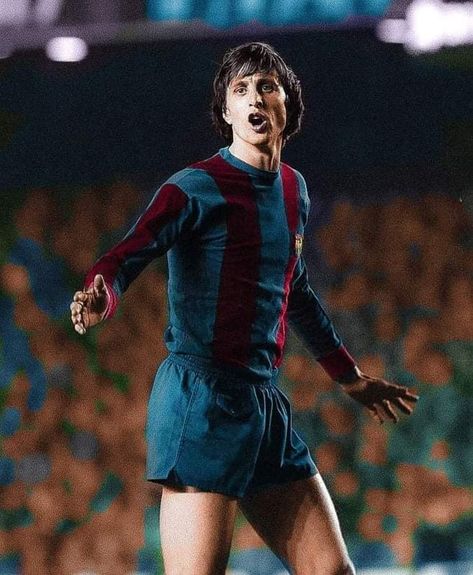 Football’s dream eleven and Fountain Pen’s All Time Greats! Old Football Players, American Football Quotes, Inspirational Soccer Quotes, Barcelona Shirt, Uefa European Championship, Johan Cruyff, Good Soccer Players, Barcelona Football, Best Football Players