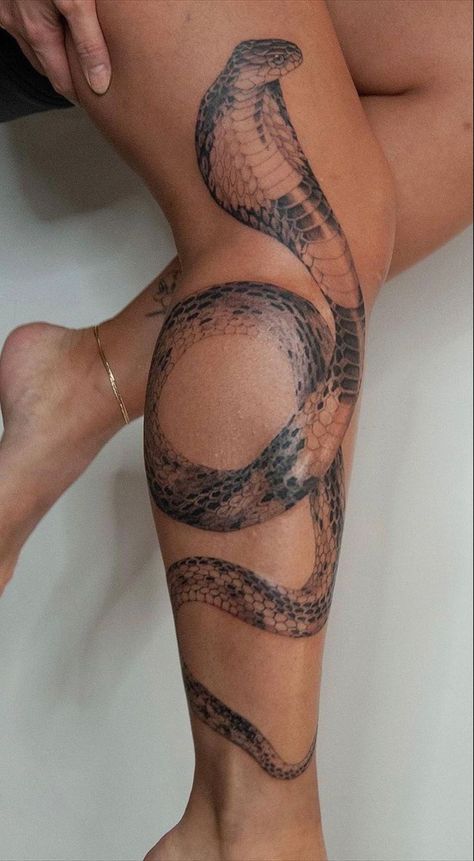 Kingsnake Tattoo, Cute Thigh Tattoos, Cobra Tattoo, Snake Tattoos, Snake Tattoo Design, Tattoos For Black Skin, Leg Tattoos Women, Tatuaje A Color, Badass Tattoos