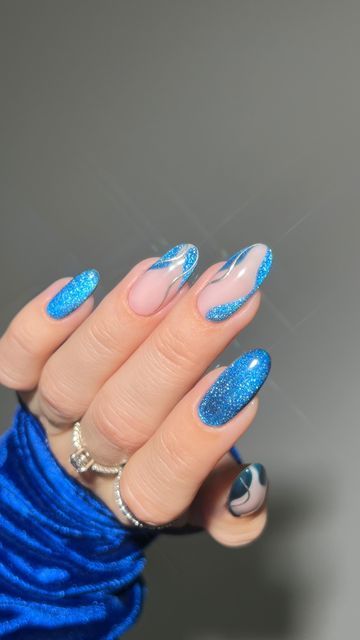 Blue Nail Designs Sparkle, Blue Glitter Nails Ideas, Velvet Nails Blue, Winter Nails Blue Glitter, Blue Sparkle Nail Designs, Birthday Blue Nails, Blue Sparkling Nails, Blue Glitter Nail Designs, Blue Nails Sparkle