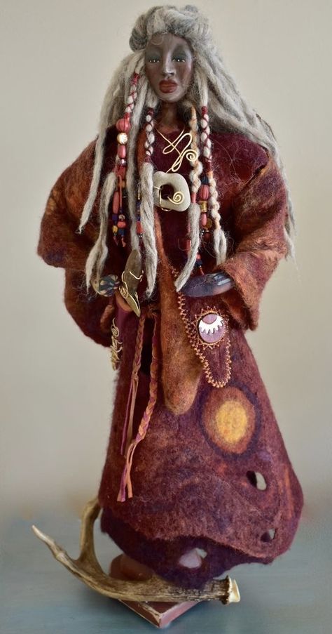 Acorn Dolls, Clay Goddess, Spirit Art Dolls, Suncatcher Diy, Assemblage Art Dolls, Spirit Doll, Spirit Art, Quilt Modernen, Pagan Art