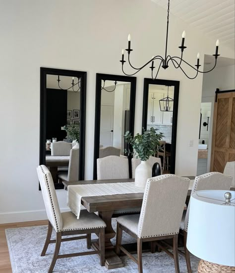 Dinning Room Mirror, Black Mirrors, Dining Room Accent Wall, Mirror Decor Living Room, Dining Room Updates, Living Room Wall Color, Mirror Dining Room, Dinning Room Design, Dining Room Style