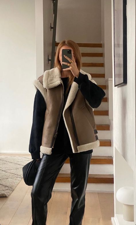 Vest Outfit Women, New York Winter Fashion, Best Fall Outfits, November Outfits, Trendy Fall Outfits, Stylish Work Outfits, Layering Outfits, Causual Outfits, Cozy Vibes