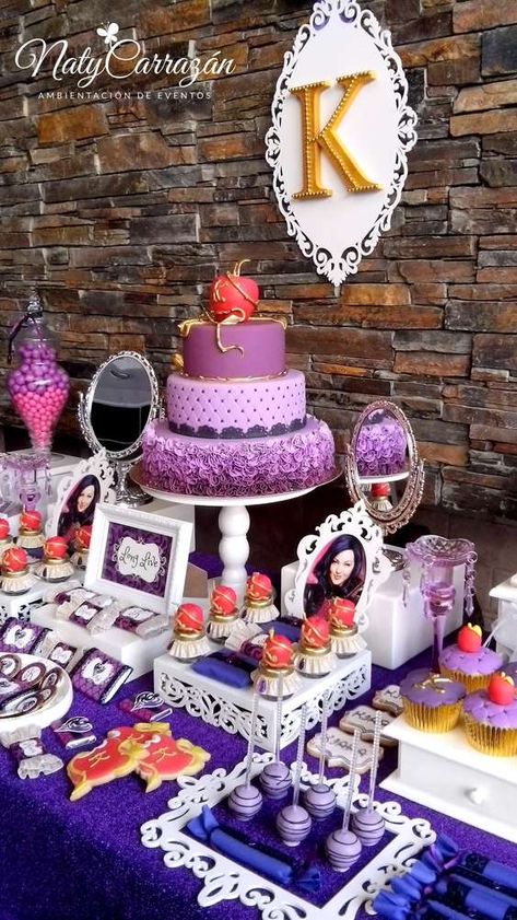 Descendants Party Ideas Birthdays, Descendants Cake, Disney Villain Party, 50th Birthday Party Ideas For Men, Disney Descendants Party, Descendants Party, Disney Princess Cake, Disney Birthday Cakes, Anna Birthday