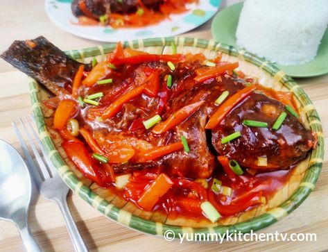 Sweet and Sour Tilapia Sweet And Sour Fish Recipe, Sweet And Sour Fish, Fried Tilapia, Yummy Kitchen, Tilapia Recipe, Pineapple Syrup, Julienned Carrots, Filipino Cuisine, Tilapia Recipes