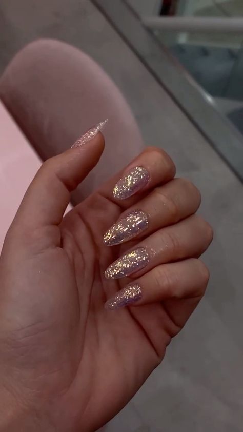 growth.idea.manicure on Instagram: Ослепительно 🤩🤩🤩 @sarahhashcroft Neutral Prom Nails, Almond Sparkle Nails, Party Nails New Years Eve, Glitter Almond Nails, Sparkling Nails, Nails Sparkle, Sparkle Nails, Elegant Nails, Prom Nails