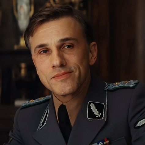 𝐇𝐚𝐧𝐬 𝐋𝐚𝐧𝐝𝐚 Hans Landa, Toro Inoue, Ww2 Soldiers, Ghost Videos, Inglourious Basterds, Christoph Waltz, Handsome Jack, German Soldiers Ww2, Aesthetic People