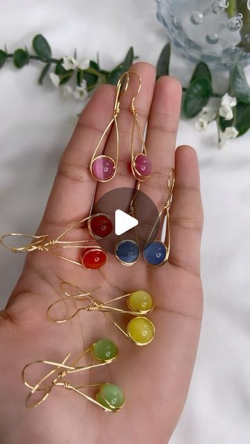 Bead Jewellery Making Ideas, 2024 Single, Earrings Business, Earrings Handmade Tutorial, Lds Jewelry, Wire Wrapped Jewellery, Wire Jewelry Earrings, Earrings Diy Handmade, Diy Earrings Easy