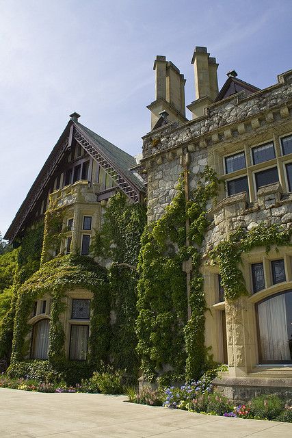 British Colombia Aesthetic, Hatley Castle, Angel Island, Casa Country, Victoria British Columbia, Victoria Bc, Beautiful Castles, British Columbia Canada, Bc Canada