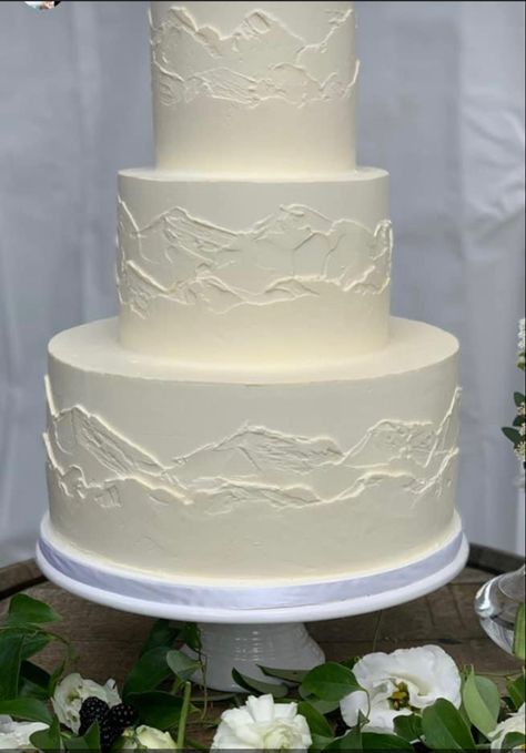 Wedding Cake Forest, Mountain Wedding Cake, Winter Mountain Wedding, Christmas Wedding Cakes, January Wedding, Winter Wedding Cake, Dessert Decoration, Fall Wedding Colors, Tree Wedding