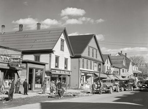 *🇺🇸 Scenes along U.S. Route 1: (Main street in Caribou, Maine, October 1940) by Jack Delano for the Farm Security Administration on Shopy.com 🎞 Oct-28-2021 Maine October, Caribou Maine, Maine Photos, England Photos, Baxter State Park, Northern Maine, Presque Isle, Bangor, Military Base