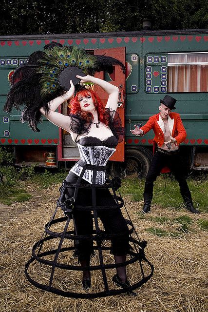 The Greatest Show on Earth, circus style Gothic Carnival, Steampunk Bride, Dark Cabaret, Steampunk Circus, Circus Fashion, Gothic Burlesque, Creepy Circus, Bride Halloween, Cage Skirt