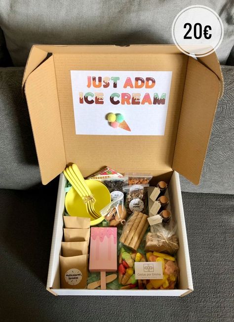 Ice Cream Gift Basket, Party Food Boxes, Ice Cream Sundae Party, Sundae Party, Ice Cream Companies, Ice Cream Gift, Ice Cream Sprinkles, Kids Party Food, Ice Cream Popsicles