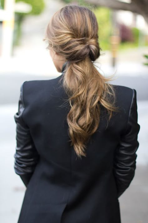 Gal Meets Glam: Twisted Ponytail Corporate Hairstyles, Hairstyles Female, Easy Work Hairstyles, Office Hairstyles, Twisted Hair, Twist Ponytail, Braided Ponytail Hairstyles, A Ponytail, Pinterest Hair