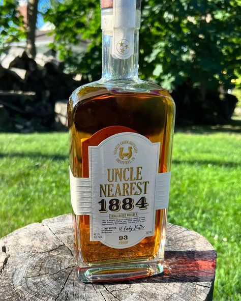 Fawn Weaver started award-winning whiskey company Uncle Nearest (Credit: Noah Lederman) Uncle Nearest Whiskey, Uncle Nearest, Whiskey Tasting, Whiskey Bar, American Whiskey, Black People, Bourbon, Whiskey, Award Winning