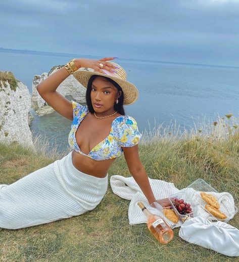 Picnic Outfit Black Women, Picnic Fits, Black Happiness, Picnic Attire, Poc Cottagecore, Picnic Date Outfits, Summer 2022 Aesthetic, Picnic Outfit Summer, Black Cottagecore