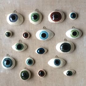 Lise Meunier: mars 2017 Ceramic Eye, Diy Fimo, Art Eyes, Clay Magnets, Tanah Liat, Clay Inspo, Clay Diy Projects, Clay Stuff, Pottery Crafts