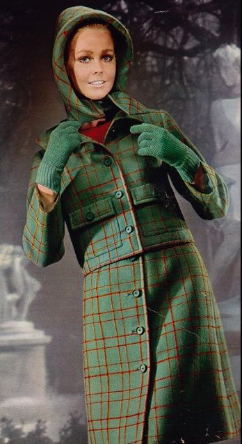 1968 Givenchy Diy Fashion Runway, 1968 Fashion, 60s Mod Fashion, 60s Outfits, Givenchy Fashion, Green Outfits, Chicago Fashion, Vintage Coats, Vintage Suits