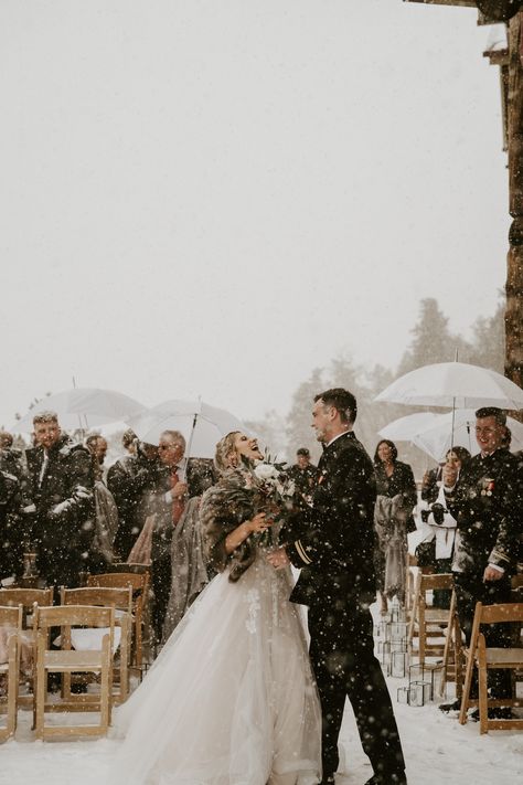 breckenridge colorado winter wedding Snowy Wedding Reception, Winter Wedding Castle, Banff Winter Wedding, Winter Wonderland Photography, Winter Castle Wedding, Winter Wedding Picture Ideas, Cozy Winter Wedding Aesthetic, Wedding Winter Theme, Small Winter Wedding Ideas