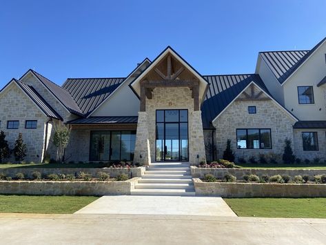 Stone Craftsman Exterior, Craftmans House Exterior, Craftmans Style House, Craftmans House, Modern Craftsman House Exterior, Contemporary Craftsman Home, Modern Craftsman House, Craftsman House Exterior, Modern Craftsman Home