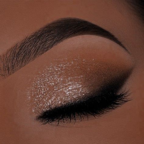 Simple Makeup Looks Hazel Eyes, Brown Sparkly Eyeshadow, Sparkly Wedding Makeup, Sparkly Prom Makeup, Bridesmaid Eyeshadow, Prom Makeup For Hazel Eyes, Makeup For Bridesmaids, Simple Prom Makeup, Sparkly Eye Makeup