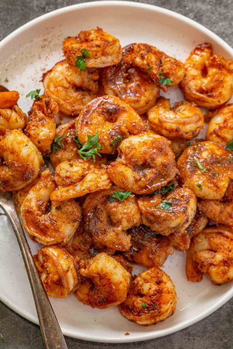 A simple and delicious Cajun shrimp recipe made with a homemade cajun seasoning, ready in under 10 minutes, this dish will become a FAVORITE! Shrimp Recipe Air Fryer, Sauteed Shrimp Recipe, Cajun Shrimp Recipe, Shrimp Meal Prep, Cooked Shrimp Recipes, Buttered Shrimp Recipe, Fried Shrimp Recipes, Cajun Shrimp Recipes, Spicy Shrimp Recipes