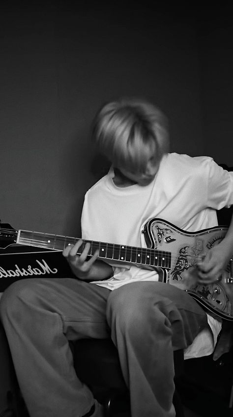 jay enhypen boyfriend material Jay With Guitar, Jay Bf Material, Enhypen Boyfriend Material, Flip Books Art, Enhypen Members Park Sunghoon, Jay Icon, Korean Picture, Bf Picture, Fandom Kpop