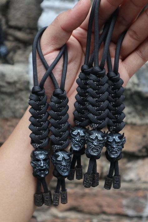 Hannya Mask & Oni Mask Lanyard, Foo Dog, Foo Lion Keychain, Paracord Bead 🌟 #EDCKnifeBeads #KnifeAccessories #EverydayCarry #EDC #GearCustomization #TacticalBeads #ParacordBeads #HandcraftedBeads #ArtisanBeads #KnifeCollecting #KnifeEnthusiast #GearUpgrade #UniqueBeads #FunctionalArt Spartan Samurai, Samurai Knife, Lion Keychain, Keychain Paracord, Demon Samurai, Paracord Knife, Knife Lanyard, Paracord Accessories, Hannya Mask