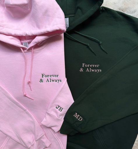 If they sent this to you, they wanna get matching hoodies🤭💕 Which one would you get?💖 This gift is something they will wear forever & when they wear it they’ll be reminded of how much love & appreciation you have for them🫶🏼 SHOP NOW~Link in bio<3 ~~ #anniversary #anniversarygift #gift #embroiderymachine #embroidery #custominitials #asmr #embroideryasmr #SmallBusiness #bfgiftideas #gfgiftideas #boyfriendgiftideas #girlfriendgiftideas #matchingcouplesoutfits #matchingcouples #matchingcoup... 3 Anniversary, Couples Matching Sweaters, Matching Hoodies For Couples, Matching Hoodies, Bf Gifts, Matching Sweaters, Couples Sweatshirts, I Love My Girlfriend, Christmas Couple